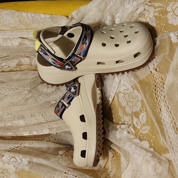 CROCS Shoes - CROCS HIKERS 8W/6M - EUC